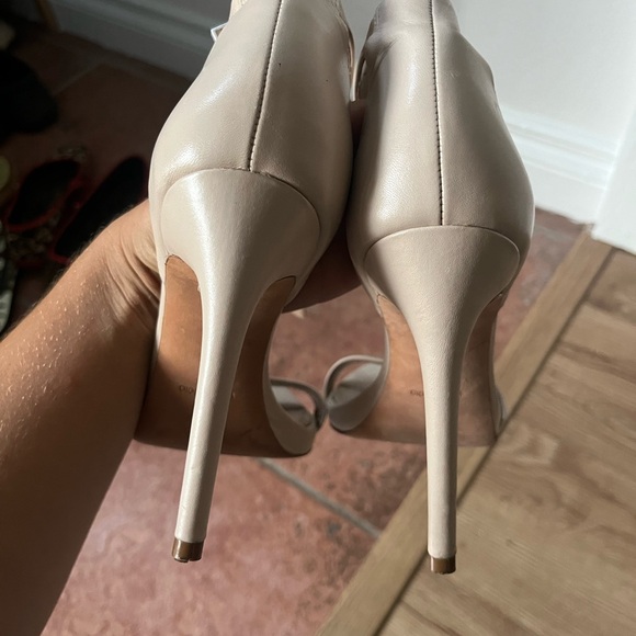 BCBGMaxazira Nude Stilleto Heels. Great condition. - Picture 5 of 5
